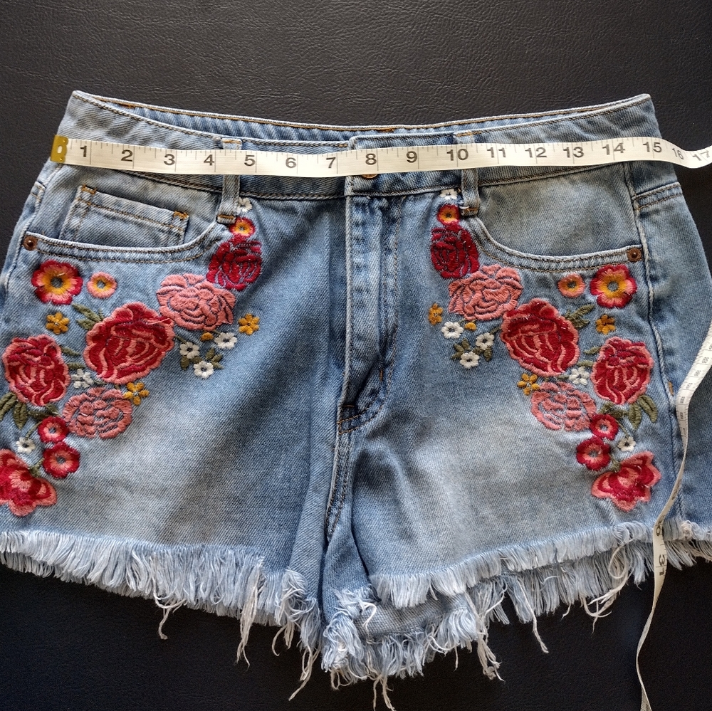 FOREVER 21 BOHO HIPPIE FLORAL EMBROIDERED SHORTS - Picture 3 of 10